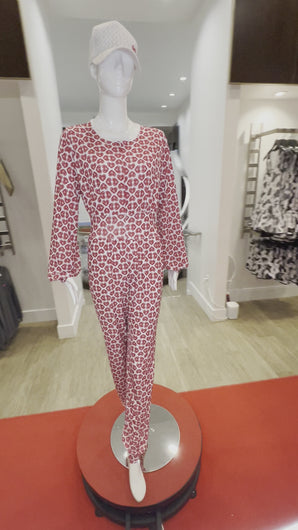 The new Long Sleeve Oncey offers 100% comfort! Easy to slip into. This gorgeous, silky and soft oncey offers a long zipper and pockets on the sides. You can ware it anytime & anywhere! 