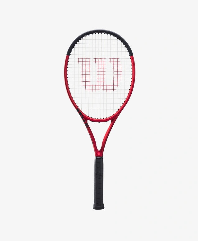Swing comfortably and swing confidently with the Clash 100L v2, a lighter racket with the same enticing benefits that have come to define the Clash franchise.